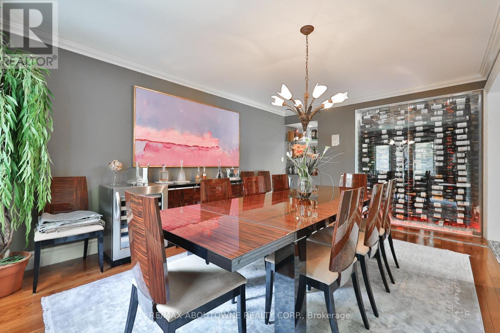 












24 SCHOOL STREET

,
Hamilton (Waterdown),




Ontario
L0R2H0

