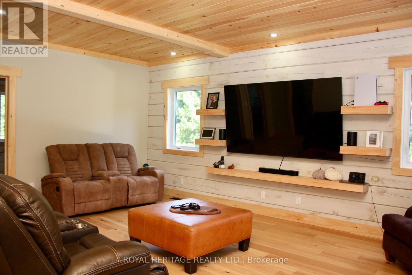 












414 PINE VIEW RIDGE ROAD

,
Tudor and Cashel (Tudor Ward),




Ontario
K0L1W0

