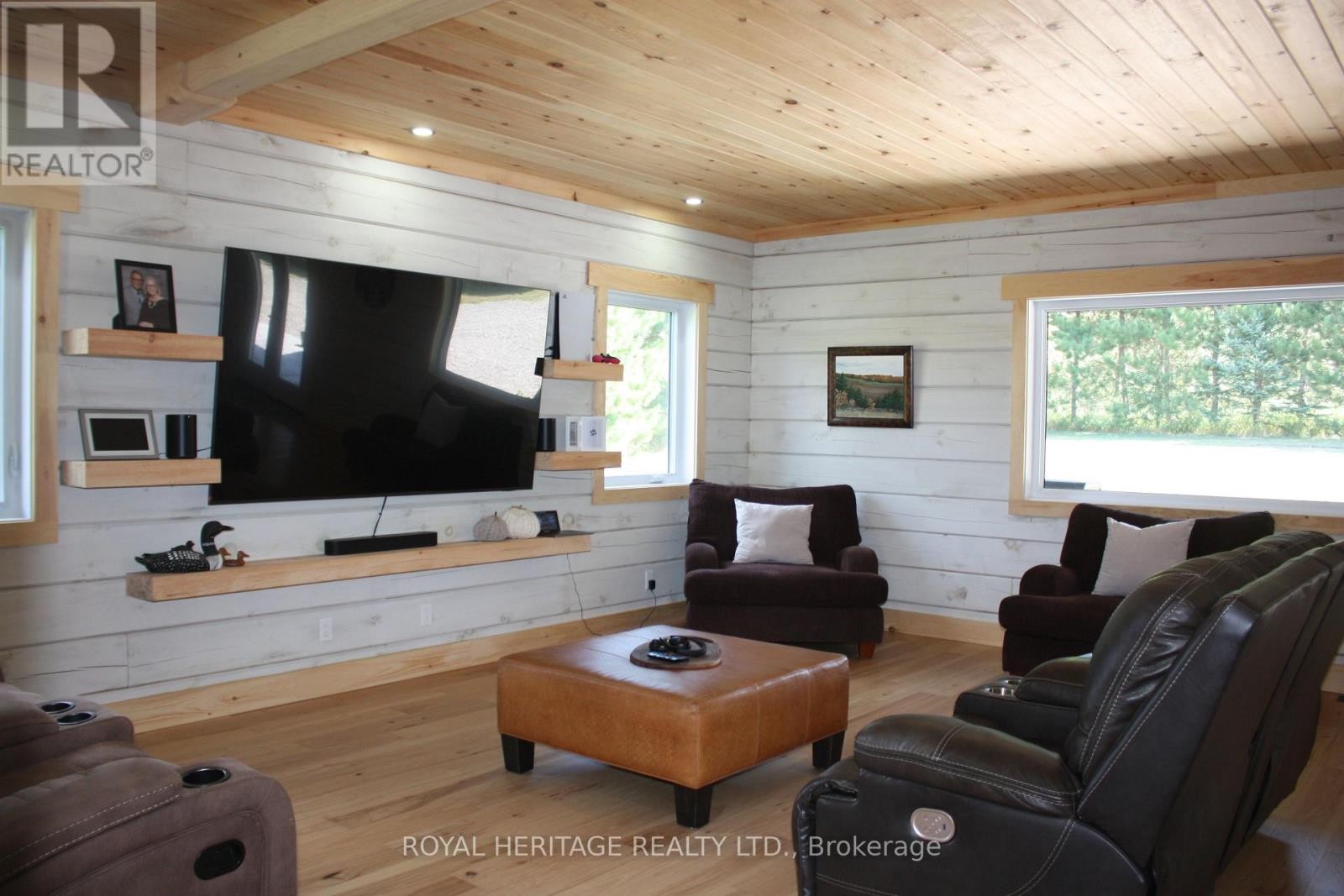 












414 PINE VIEW RIDGE ROAD

,
Tudor and Cashel (Tudor Ward),




Ontario
K0L1W0


