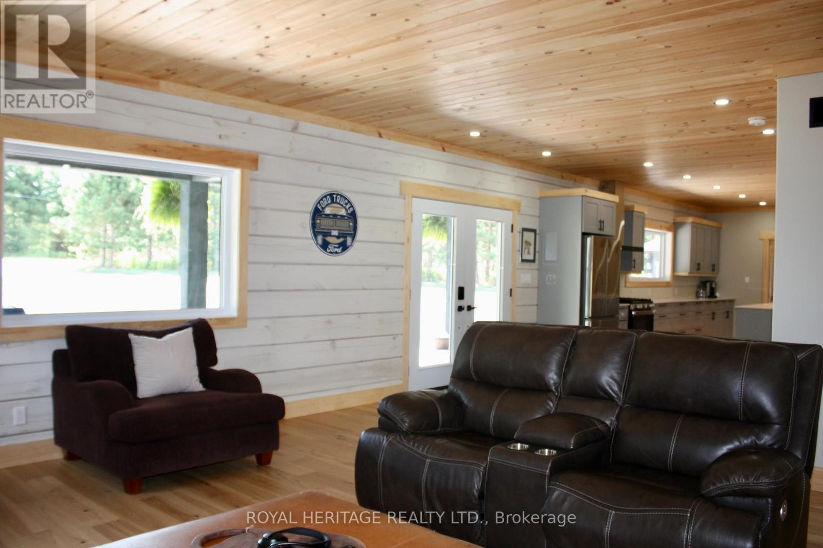 












414 PINE VIEW RIDGE ROAD

,
Tudor and Cashel (Tudor Ward),




Ontario
K0L1W0

