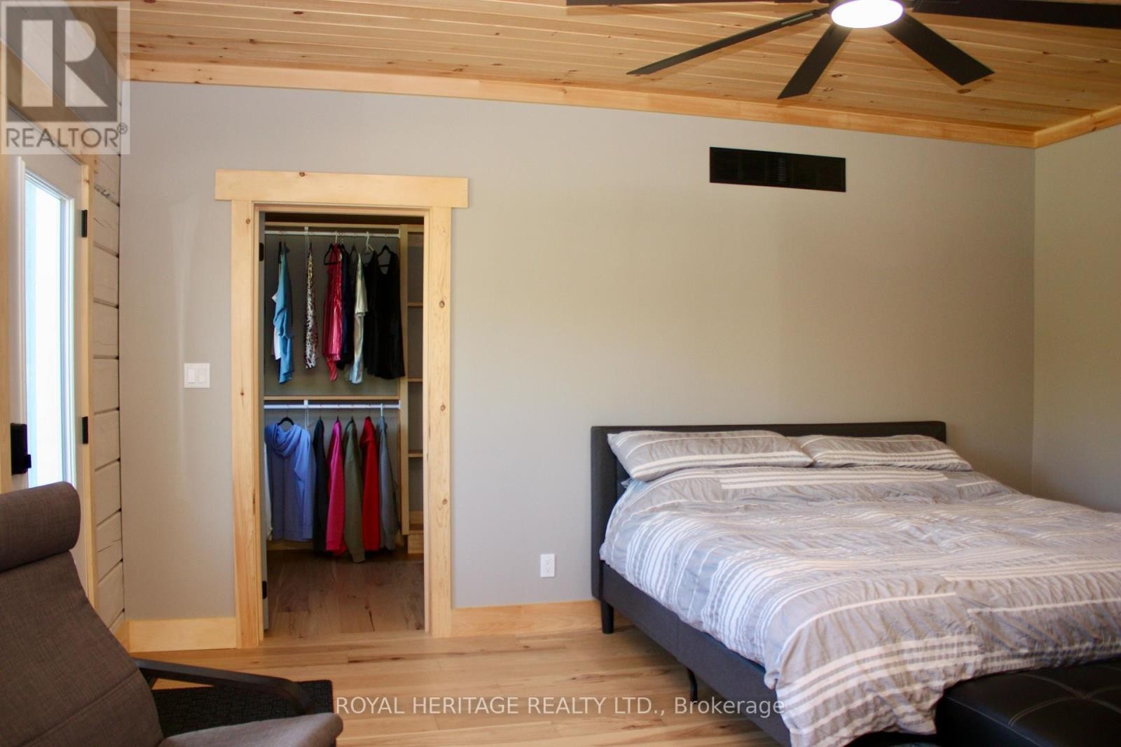 












414 PINE VIEW RIDGE ROAD

,
Tudor and Cashel (Tudor Ward),




Ontario
K0L1W0

