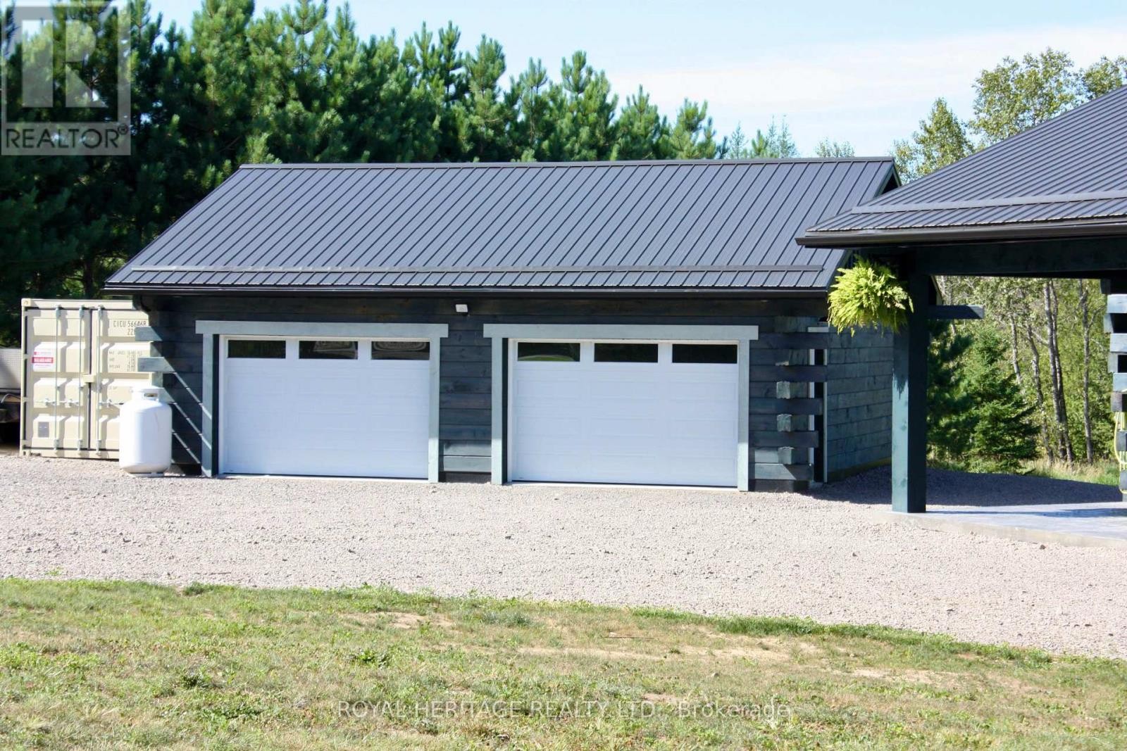 












414 PINE VIEW RIDGE ROAD

,
Tudor and Cashel (Tudor Ward),




Ontario
K0L1W0

