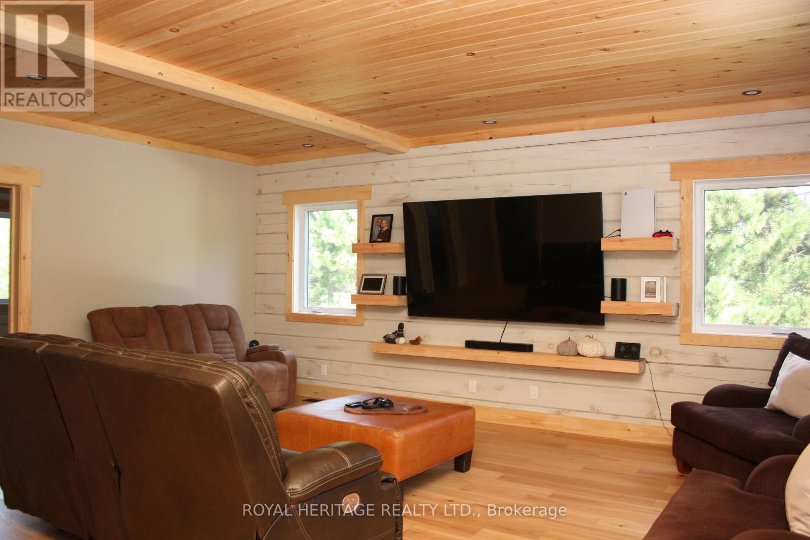 












414 PINE VIEW RIDGE ROAD

,
Tudor and Cashel (Tudor Ward),




Ontario
K0L1W0

