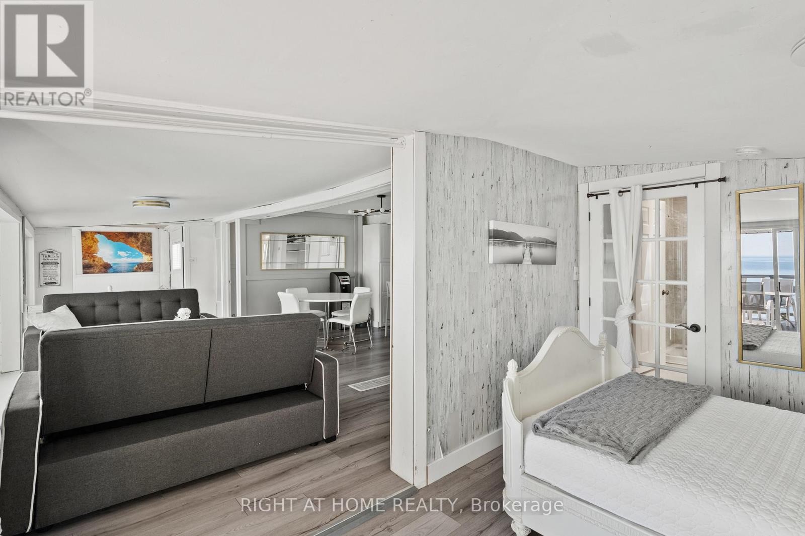 












71 LIGHTHOUSE DRIVE

,
Haldimand (Dunnville),




Ontario
N1A2W6

