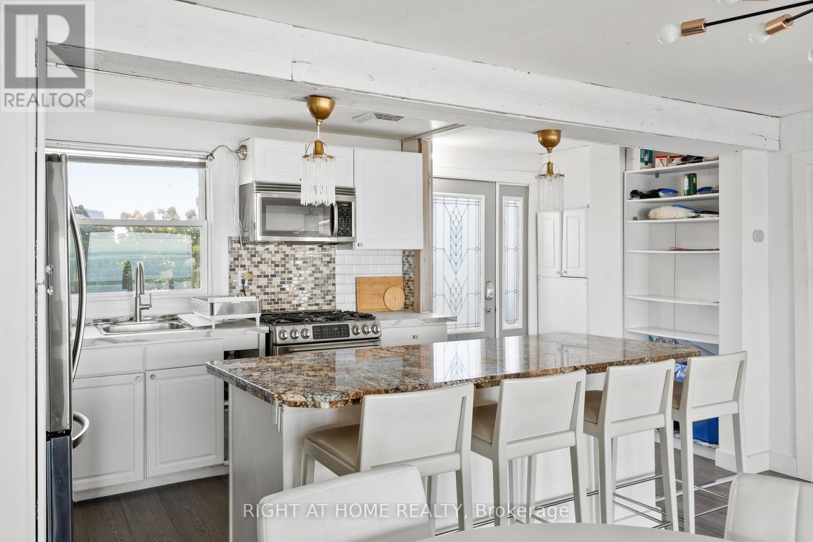 












71 LIGHTHOUSE DRIVE

,
Haldimand (Dunnville),




Ontario
N1A2W6

