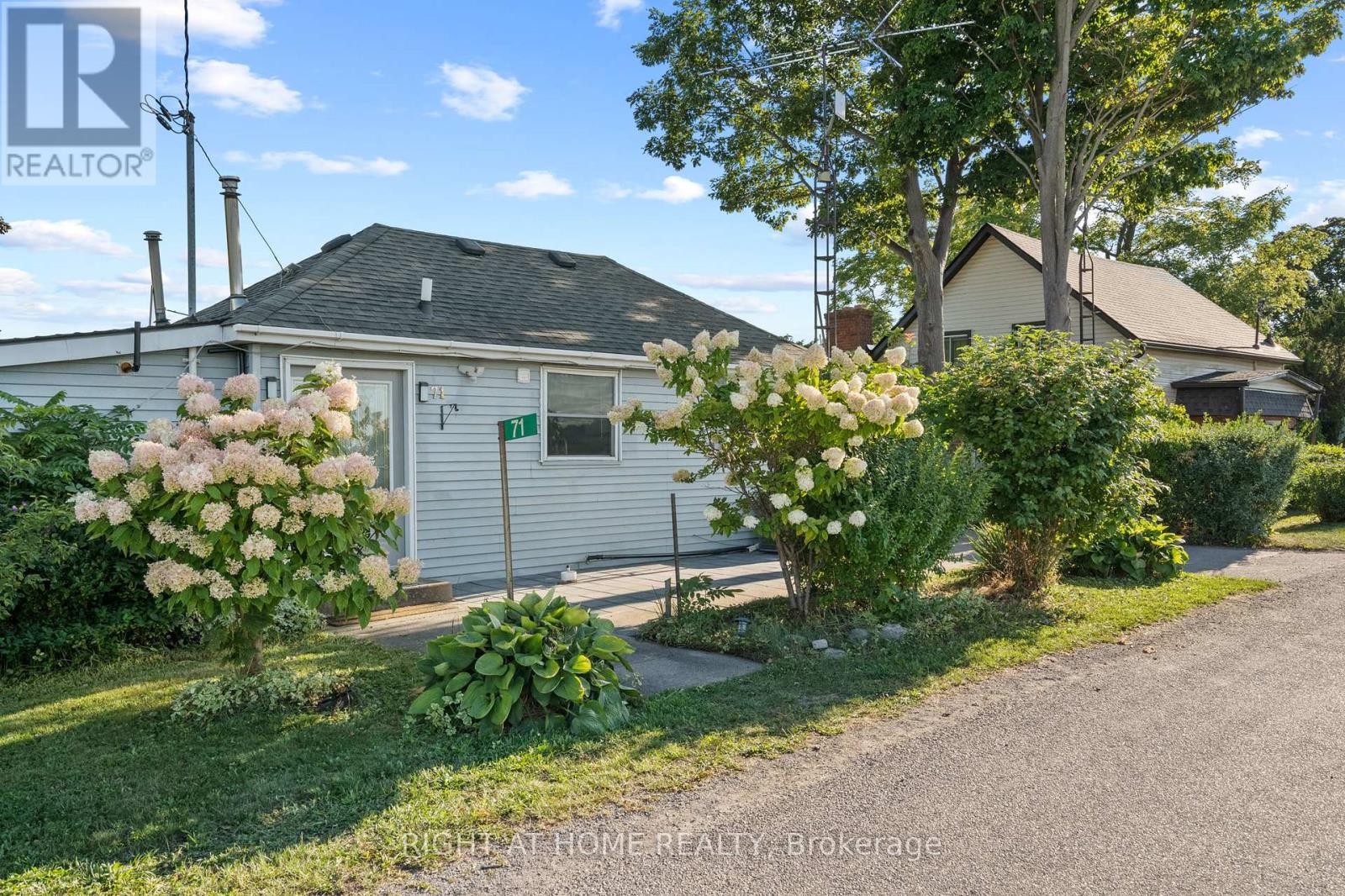 












71 LIGHTHOUSE DRIVE

,
Haldimand (Dunnville),




Ontario
N1A2W6

