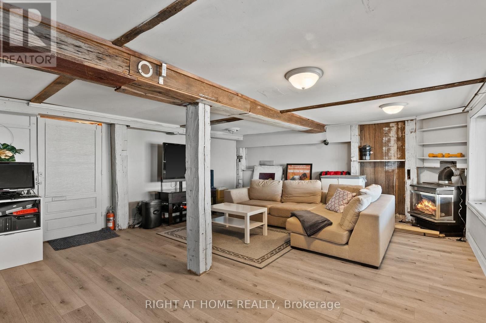 












71 LIGHTHOUSE DRIVE

,
Haldimand (Dunnville),




Ontario
N1A2W6

