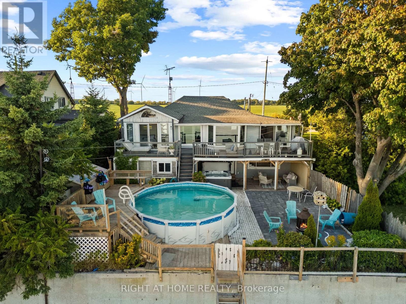 












71 LIGHTHOUSE DRIVE

,
Haldimand (Dunnville),




Ontario
N1A2W6

