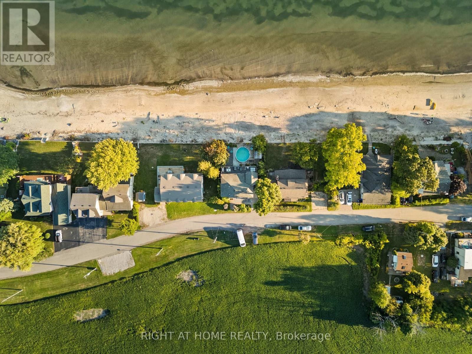 












71 LIGHTHOUSE DRIVE

,
Haldimand (Dunnville),




Ontario
N1A2W6

