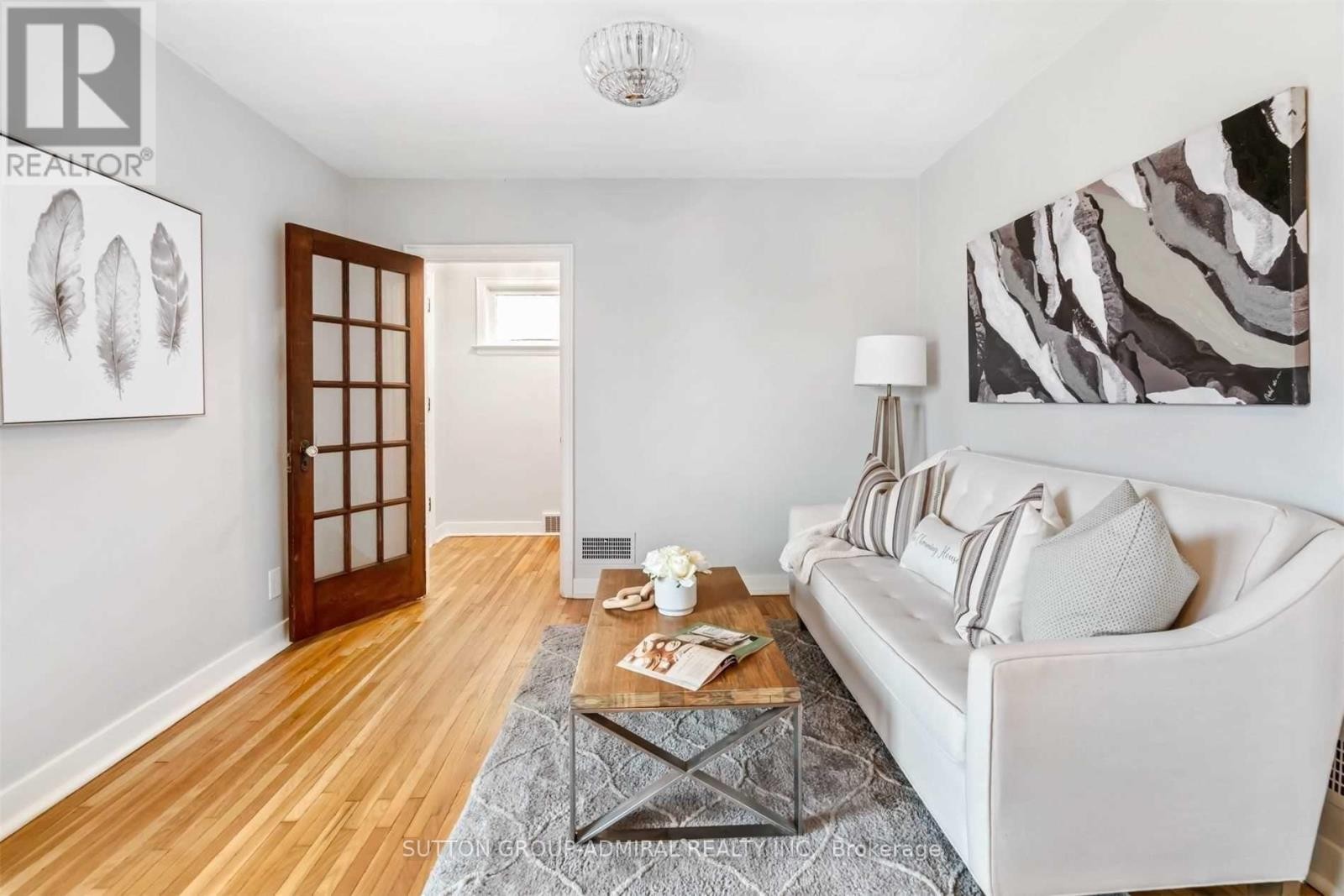 












3813 ST PETER AVENUE

,
Niagara Falls (Stamford),




Ontario
L2J2N7

