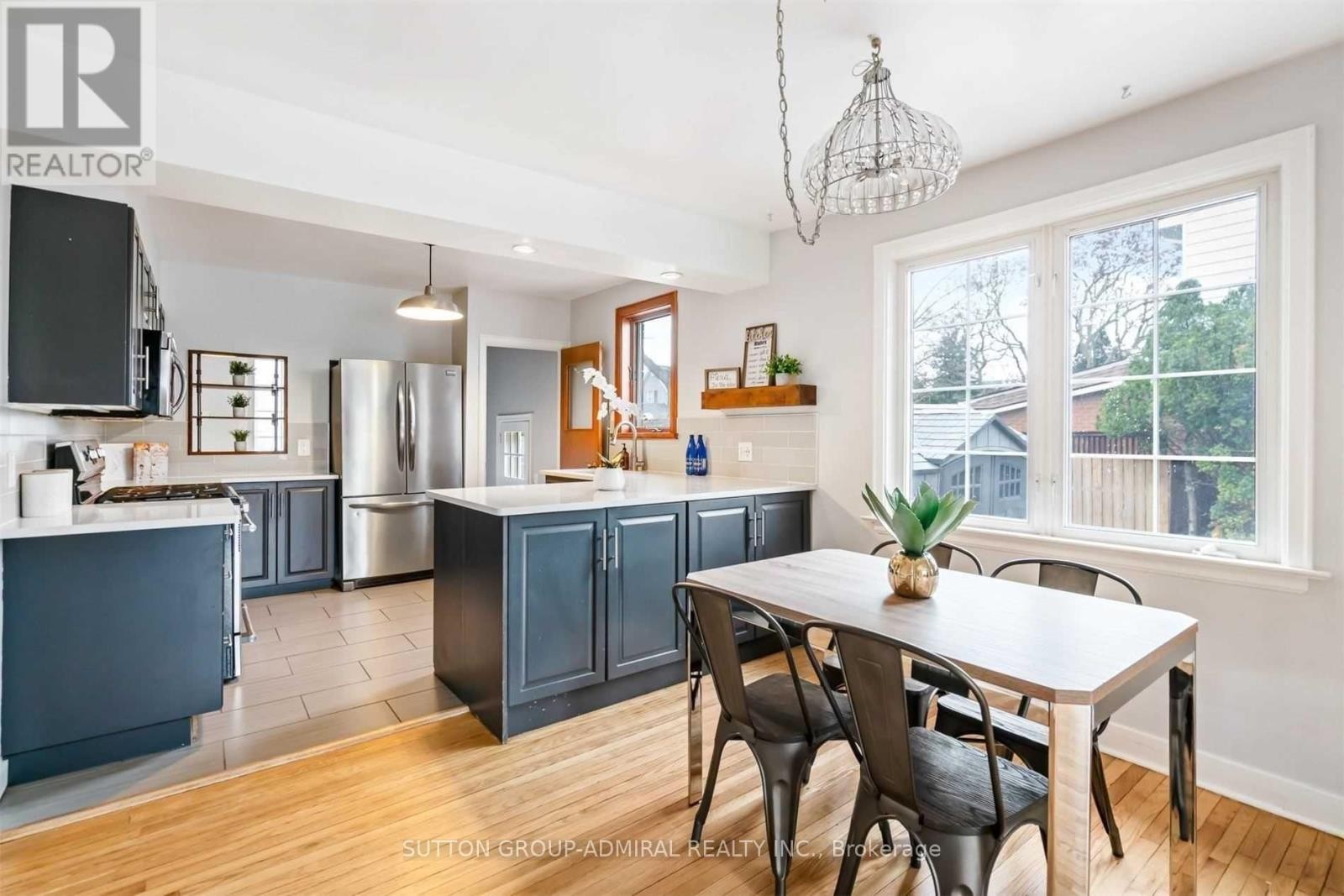 












3813 ST PETER AVENUE

,
Niagara Falls (Stamford),




Ontario
L2J2N7

