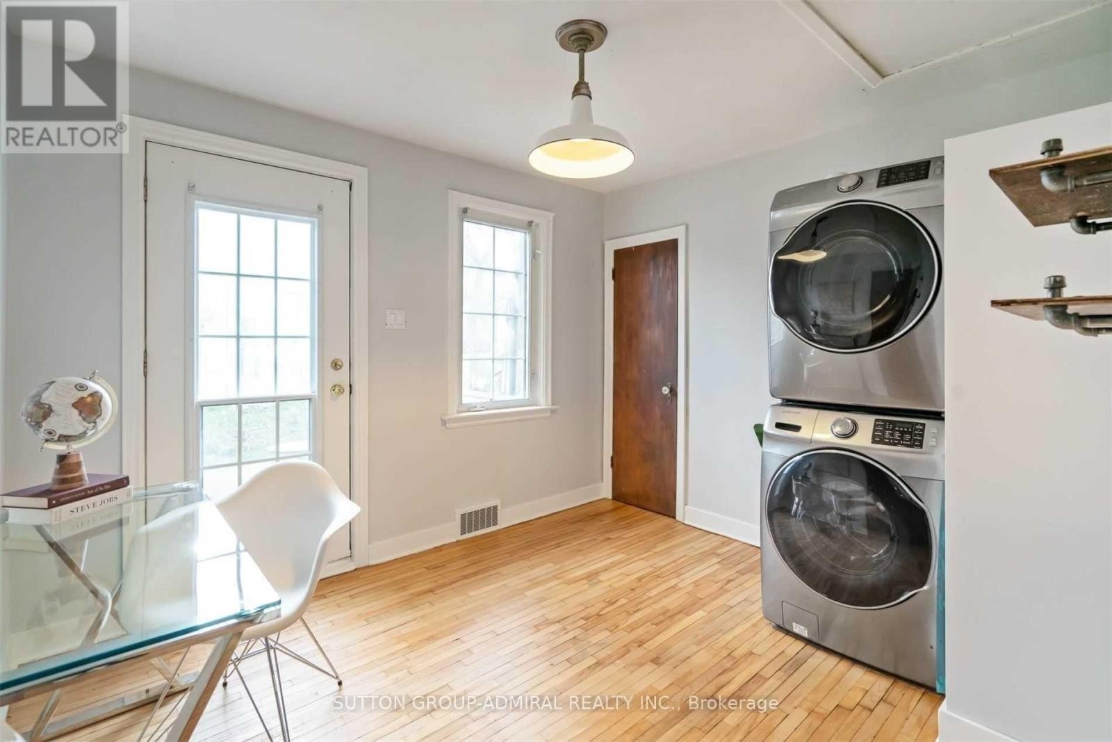 












3813 ST PETER AVENUE

,
Niagara Falls (Stamford),




Ontario
L2J2N7

