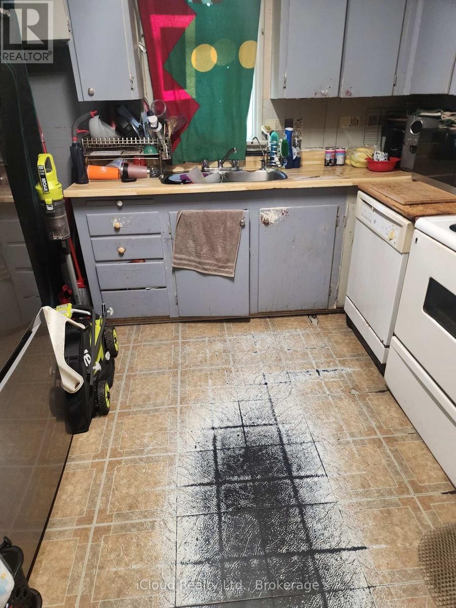 












95 CHETWOOD STREET

,
St. Catharines (Western Hill),




Ontario
L2S2A6

