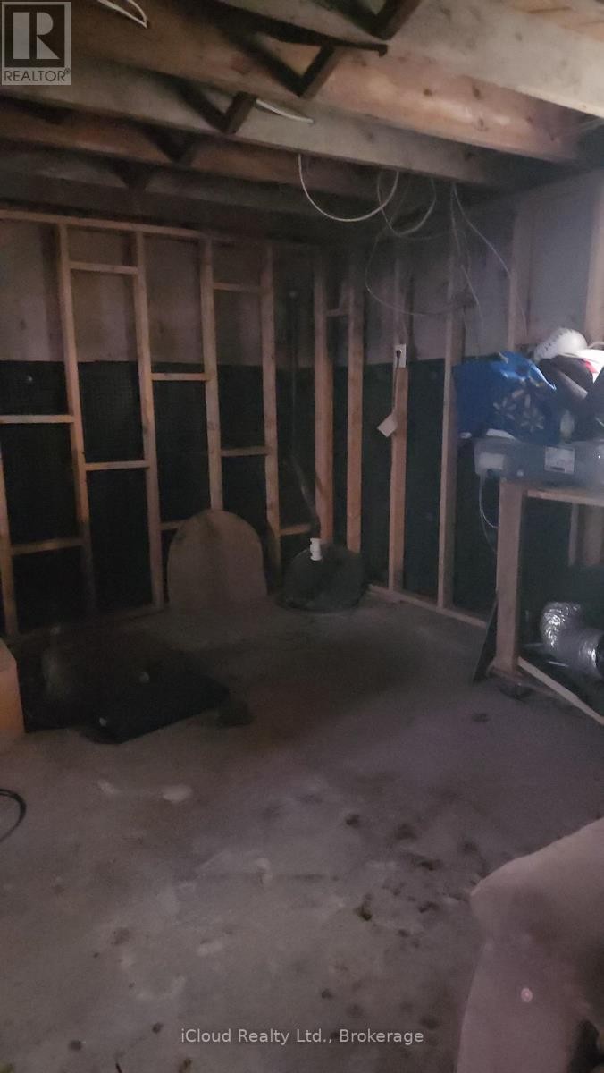 












95 CHETWOOD STREET

,
St. Catharines (Western Hill),




Ontario
L2S2A6

