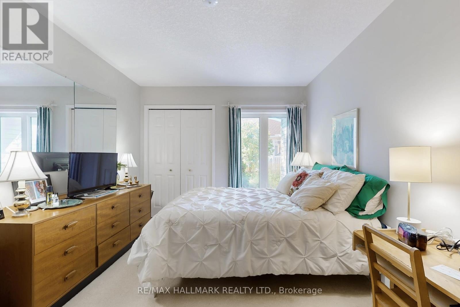 












8 GREENFIELD PLACE

,
Wilmot,




Ontario
N3A2G6

