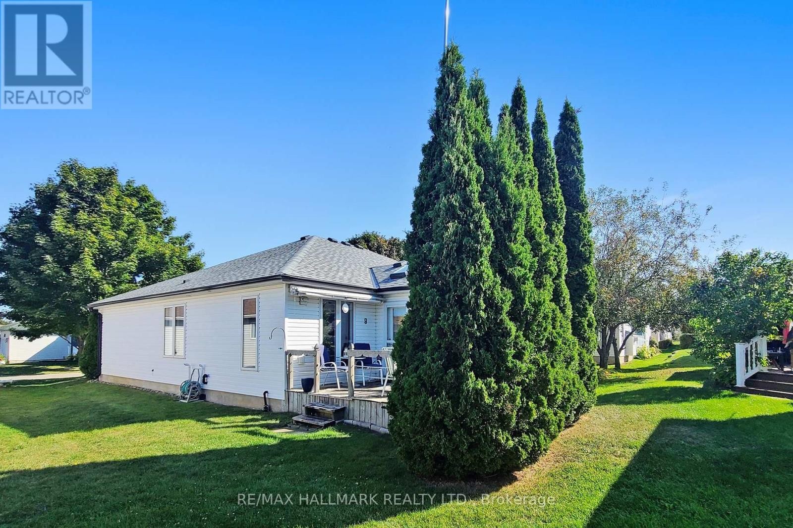 












8 GREENFIELD PLACE

,
Wilmot,




Ontario
N3A2G6

