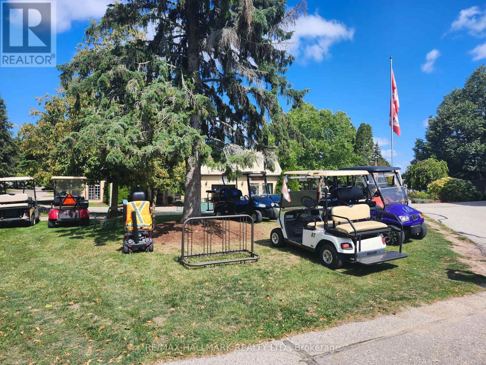 












8 GREENFIELD PLACE

,
Wilmot,




Ontario
N3A2G6


