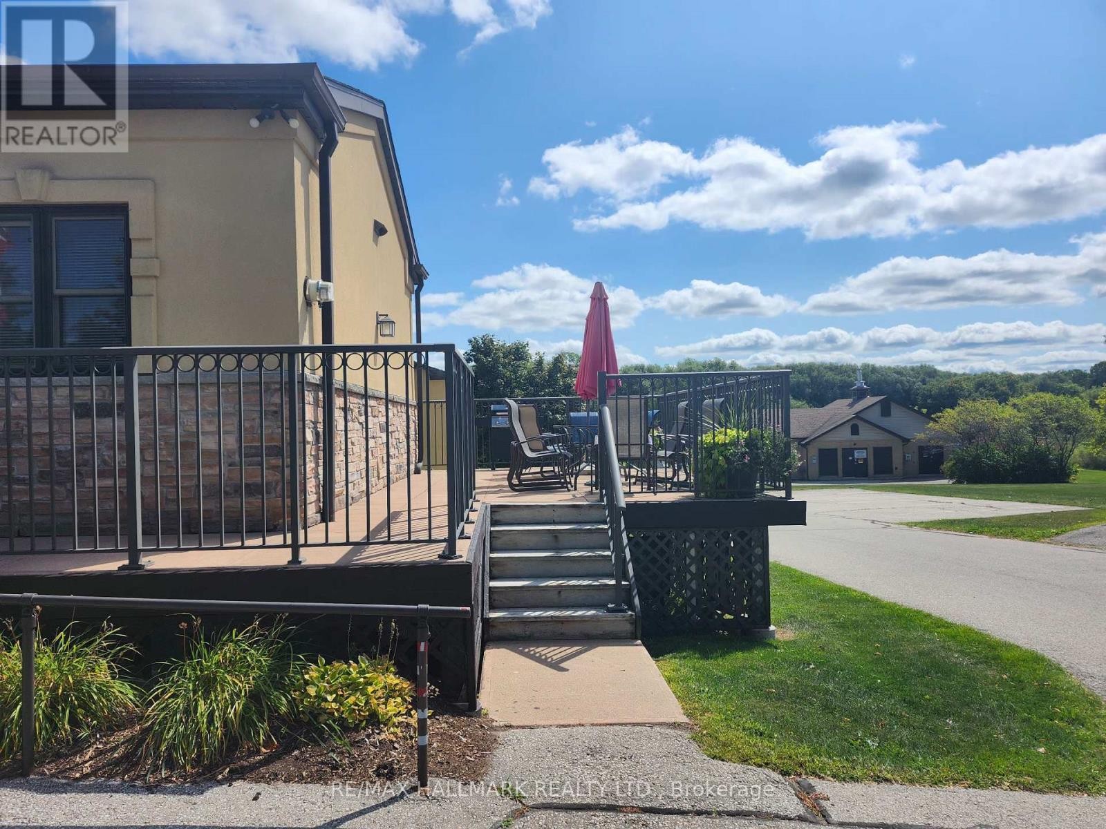 












8 GREENFIELD PLACE

,
Wilmot,




Ontario
N3A2G6


