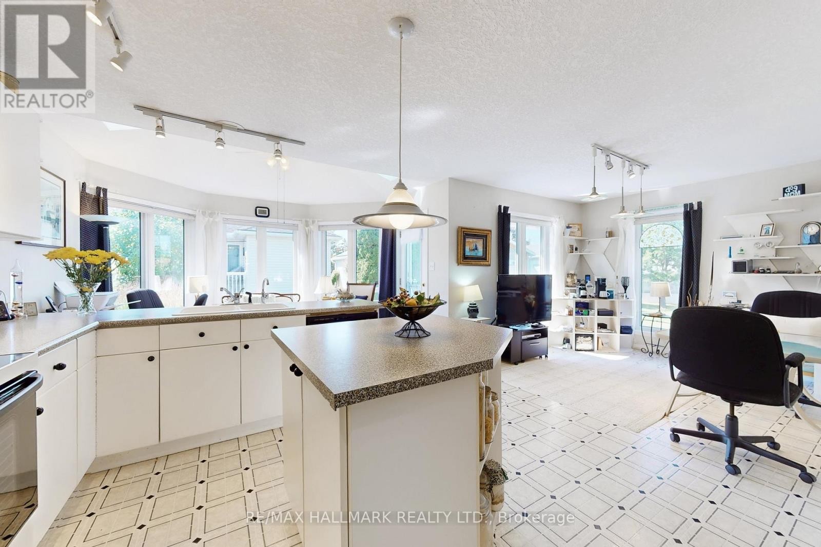 












8 GREENFIELD PLACE

,
Wilmot,




Ontario
N3A2G6


