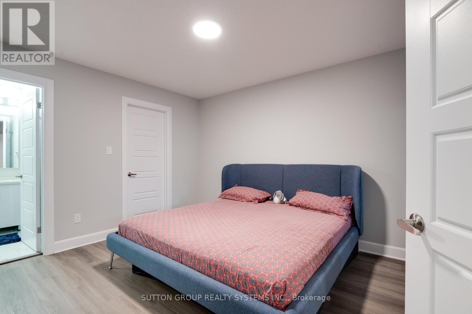 












17 - 2610 KETTERING PLACE

,
London South (South U),




Ontario
N6M0J4

