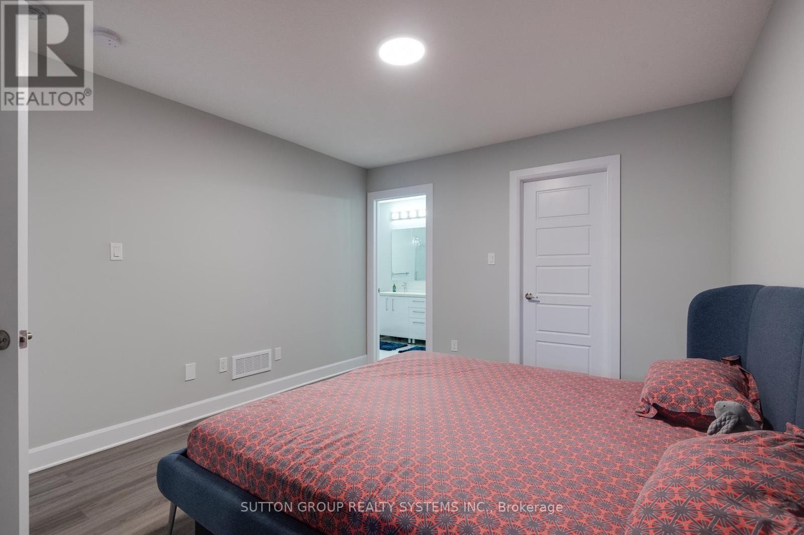 












17 - 2610 KETTERING PLACE

,
London South (South U),




Ontario
N6M0J4

