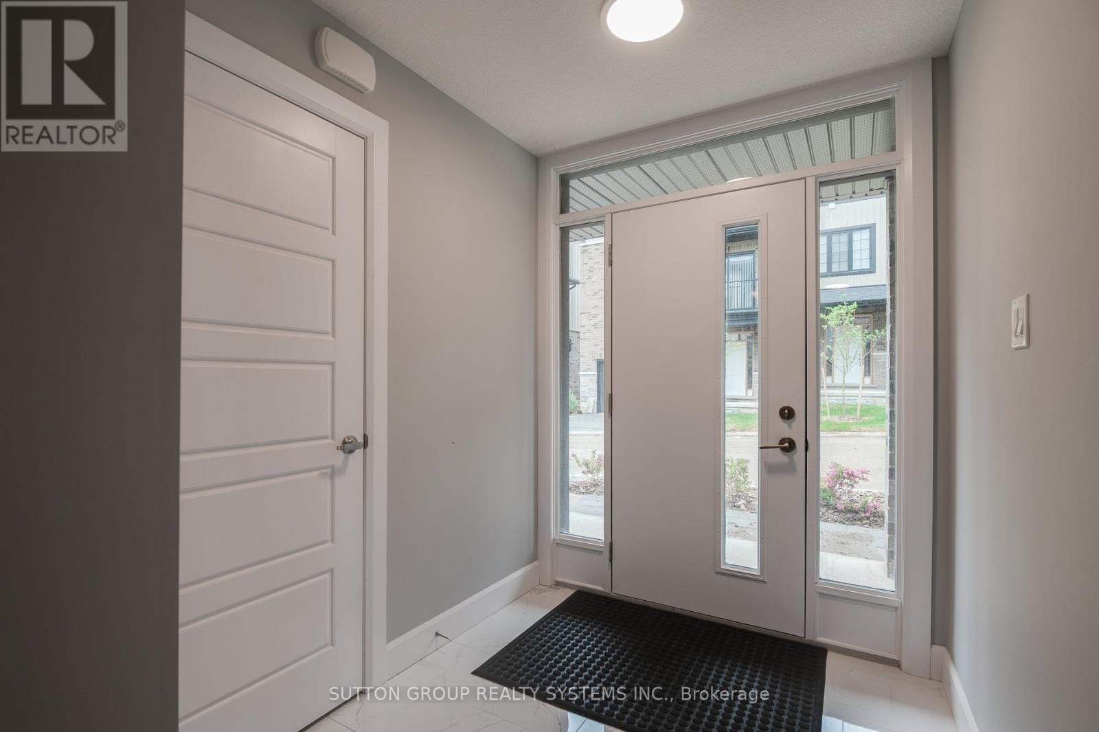 












17 - 2610 KETTERING PLACE

,
London South (South U),




Ontario
N6M0J4

