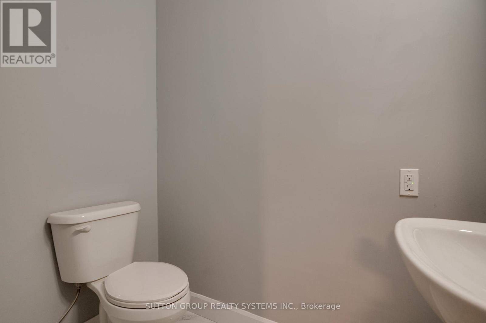 












17 - 2610 KETTERING PLACE

,
London South (South U),




Ontario
N6M0J4

