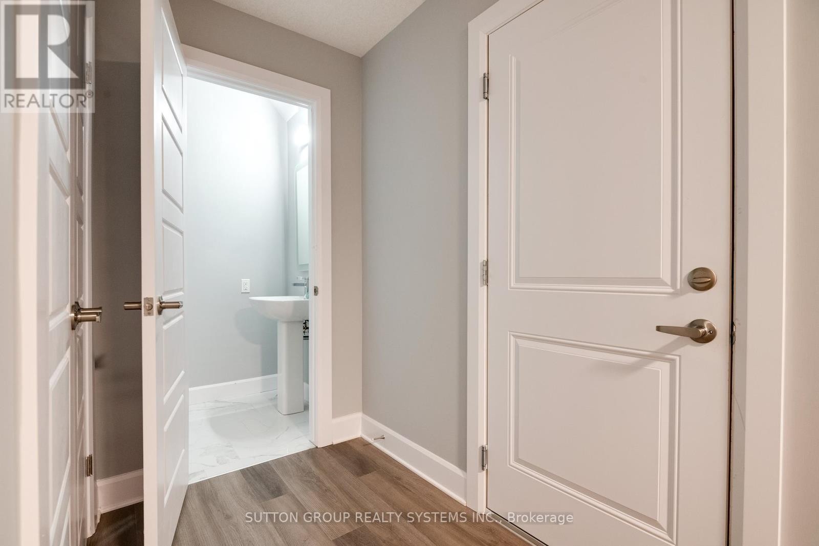 












17 - 2610 KETTERING PLACE

,
London South (South U),




Ontario
N6M0J4

