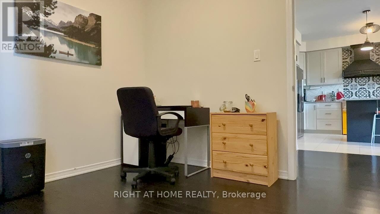 












52 ROYAL COACHMAN WAY

,
Hamilton (Stoney Creek Mountain),




Ontario
L8J0M2

