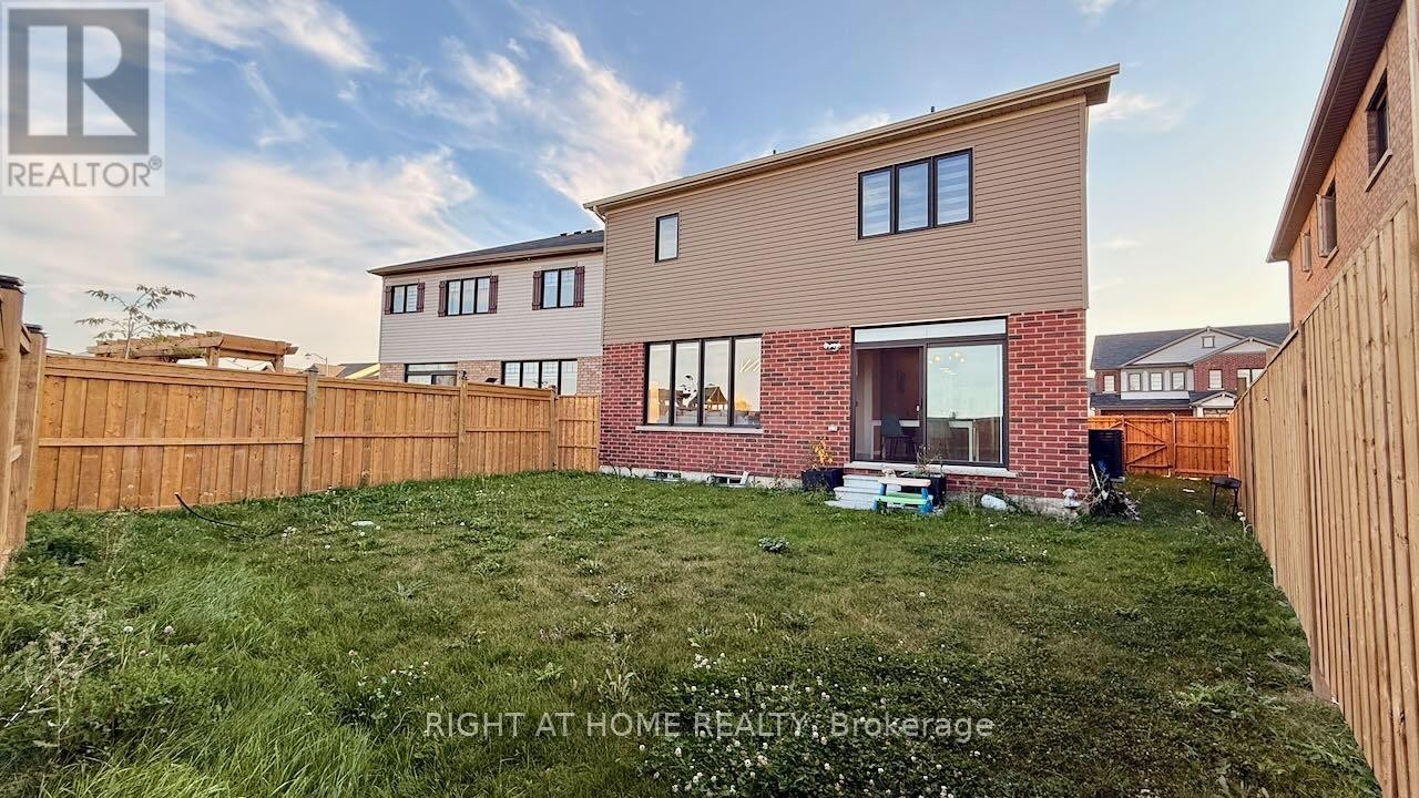 












52 ROYAL COACHMAN WAY

,
Hamilton (Stoney Creek Mountain),




Ontario
L8J0M2

