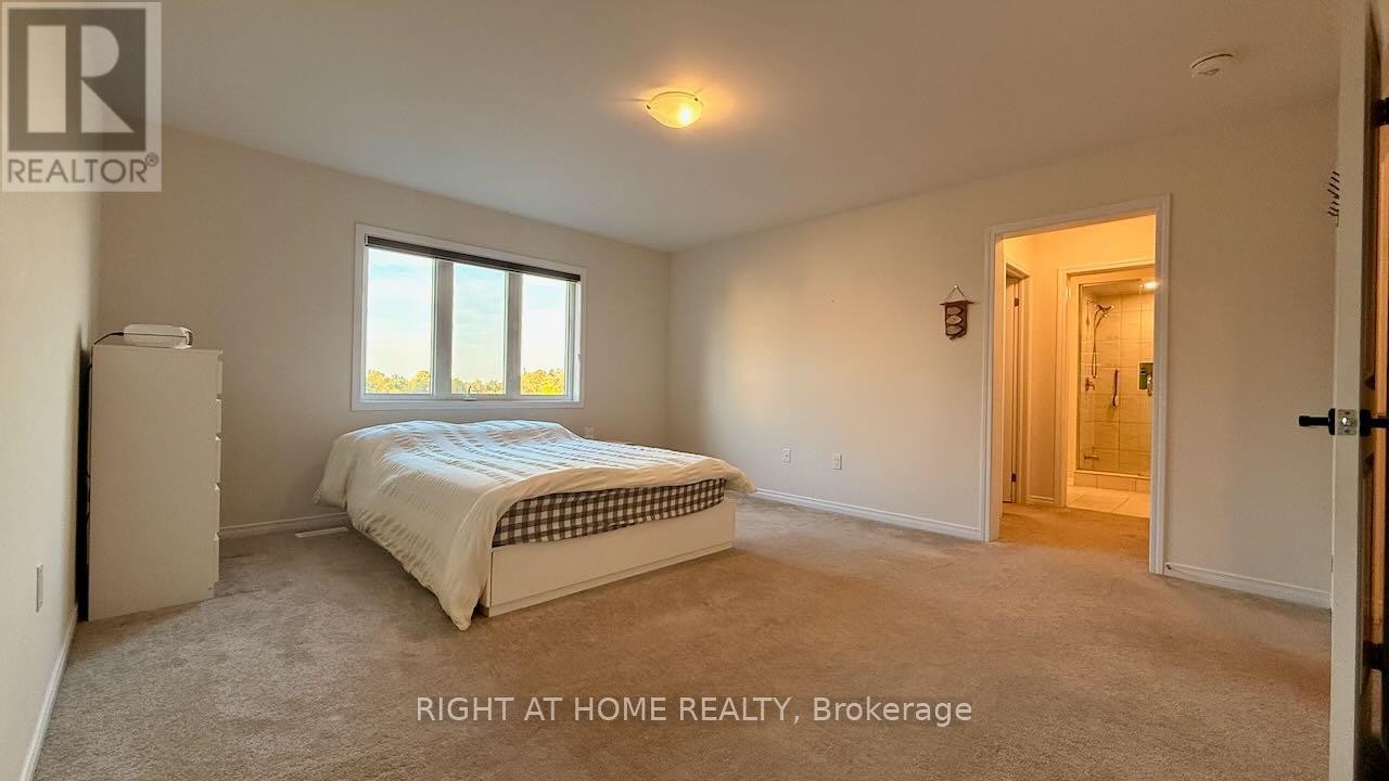 












52 ROYAL COACHMAN WAY

,
Hamilton (Stoney Creek Mountain),




Ontario
L8J0M2

