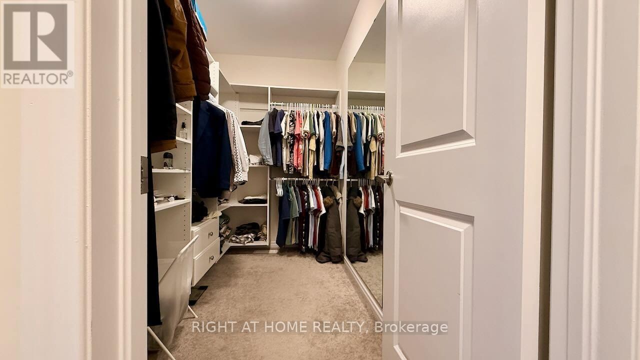 












52 ROYAL COACHMAN WAY

,
Hamilton (Stoney Creek Mountain),




Ontario
L8J0M2

