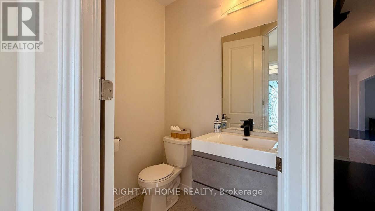 












52 ROYAL COACHMAN WAY

,
Hamilton (Stoney Creek Mountain),




Ontario
L8J0M2

