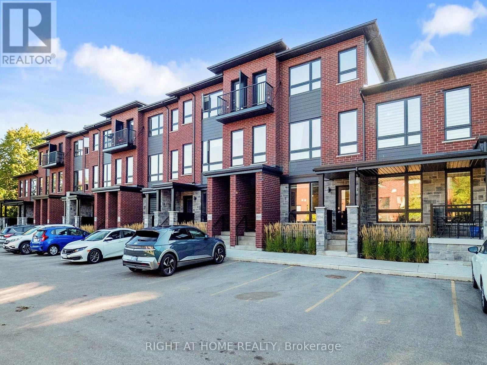 












07 - 83 BEECHWOOD AVENUE

,
Guelph (Junction/Onward Willow),




Ontario
N1H5Z7

