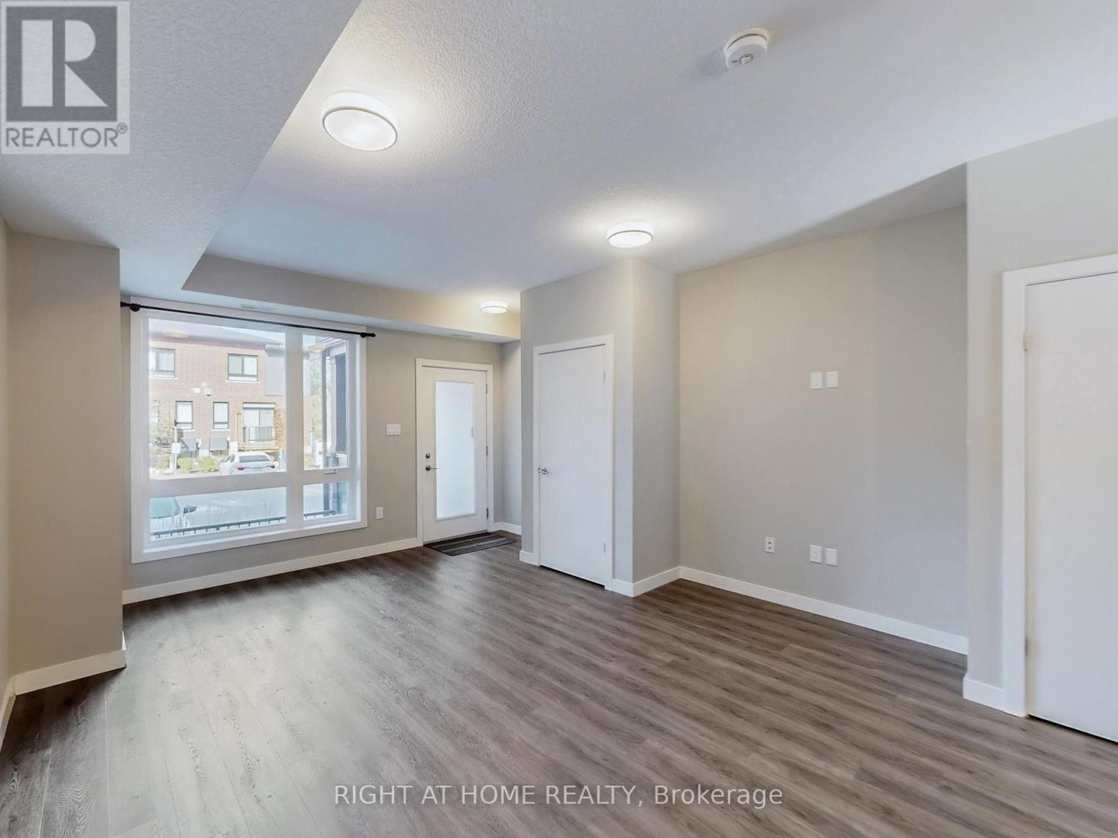 












07 - 83 BEECHWOOD AVENUE

,
Guelph (Junction/Onward Willow),




Ontario
N1H5Z7


