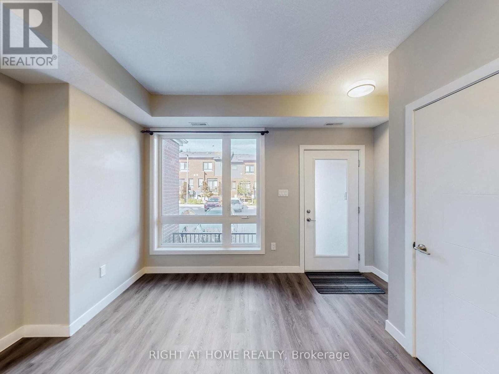 












07 - 83 BEECHWOOD AVENUE

,
Guelph (Junction/Onward Willow),




Ontario
N1H5Z7

