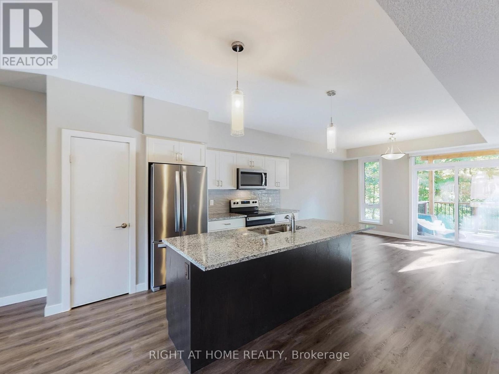 












07 - 83 BEECHWOOD AVENUE

,
Guelph (Junction/Onward Willow),




Ontario
N1H5Z7

