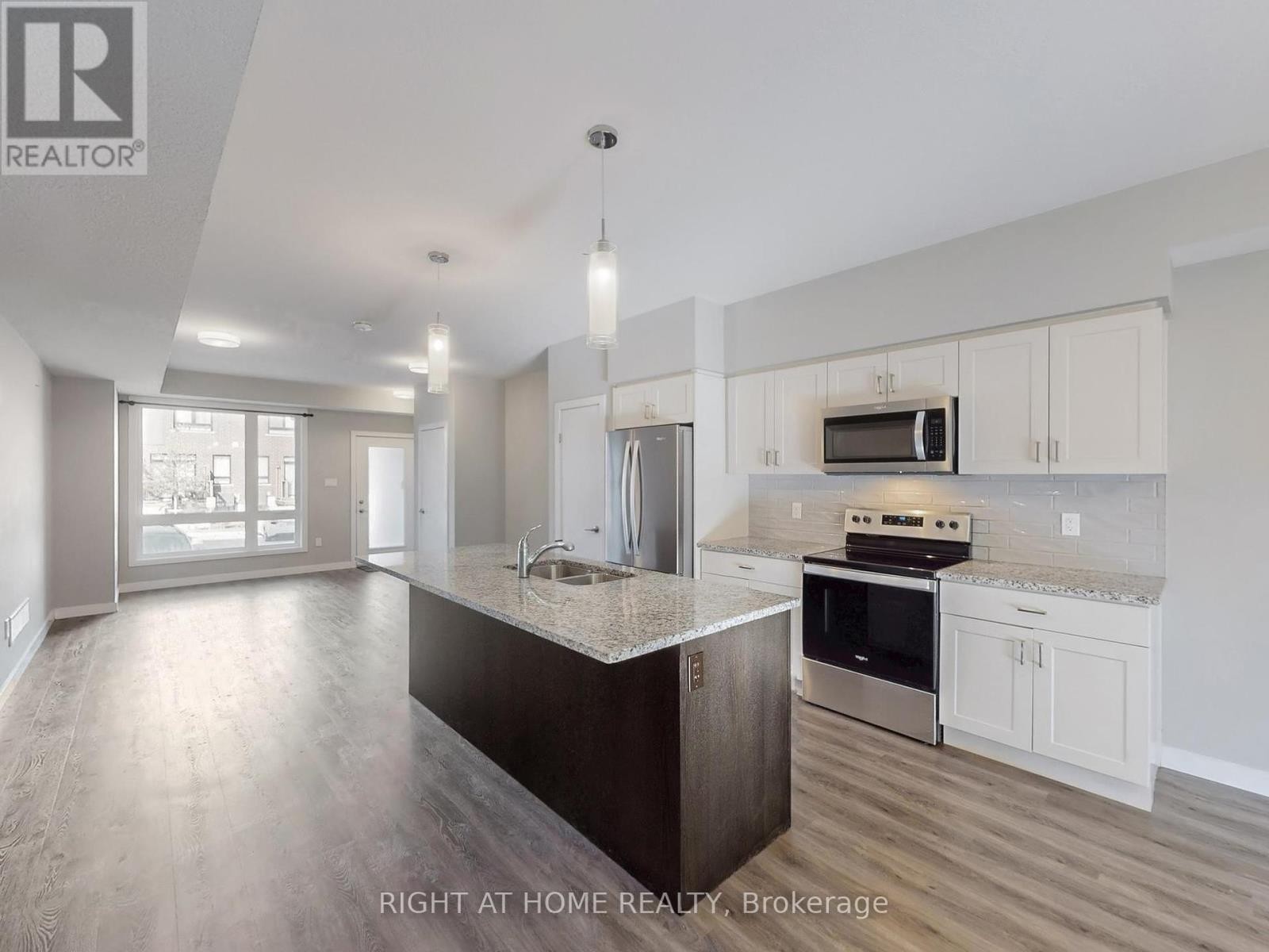 












07 - 83 BEECHWOOD AVENUE

,
Guelph (Junction/Onward Willow),




Ontario
N1H5Z7

