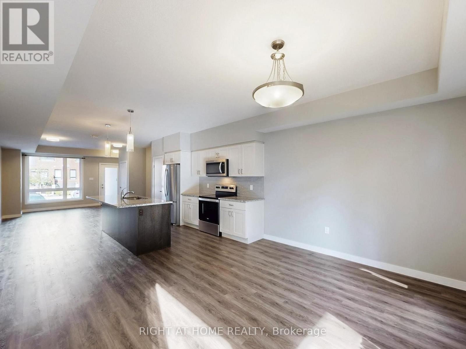












07 - 83 BEECHWOOD AVENUE

,
Guelph (Junction/Onward Willow),




Ontario
N1H5Z7

