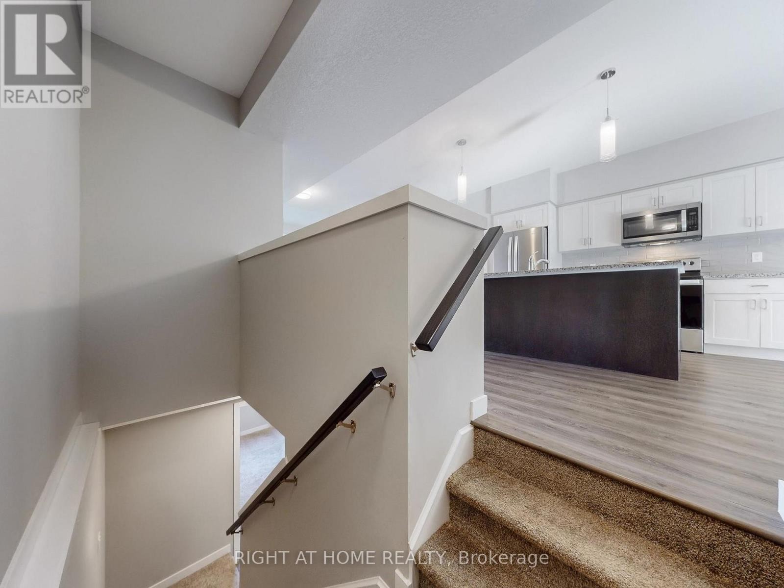 












07 - 83 BEECHWOOD AVENUE

,
Guelph (Junction/Onward Willow),




Ontario
N1H5Z7

