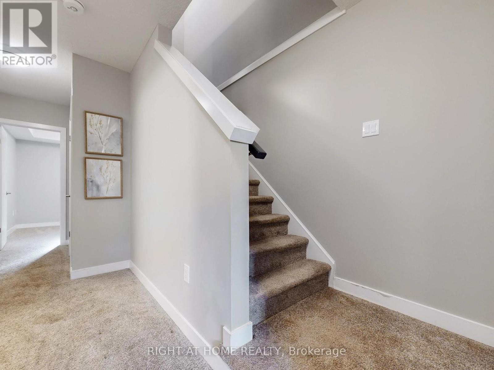 












07 - 83 BEECHWOOD AVENUE

,
Guelph (Junction/Onward Willow),




Ontario
N1H5Z7

