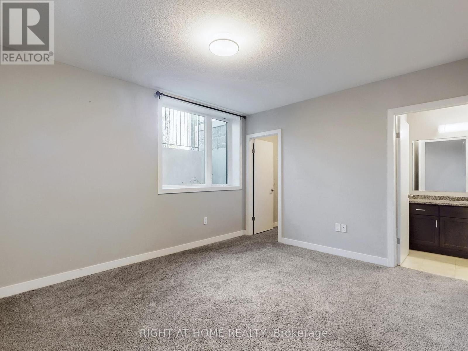 












07 - 83 BEECHWOOD AVENUE

,
Guelph (Junction/Onward Willow),




Ontario
N1H5Z7

