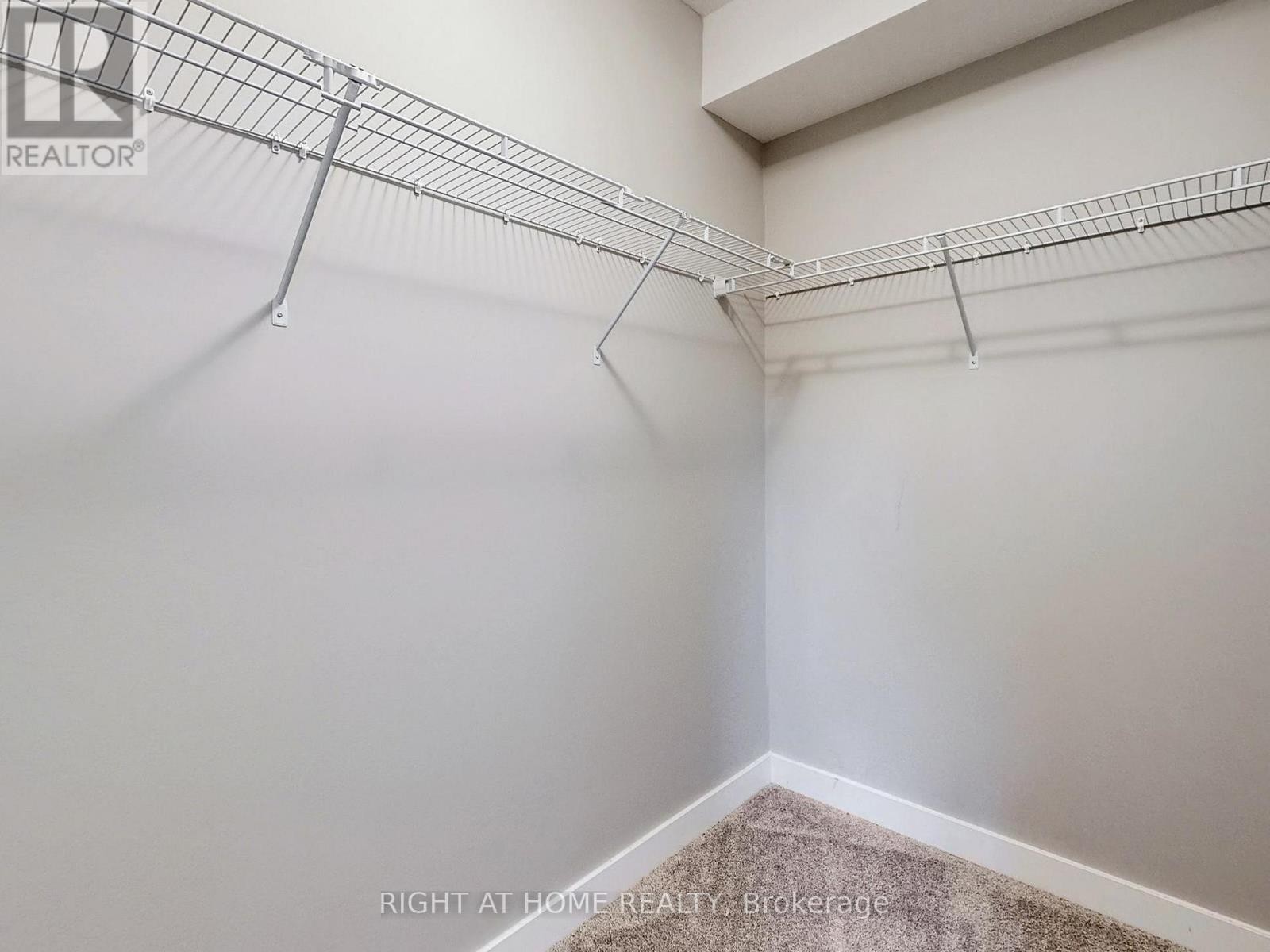 












07 - 83 BEECHWOOD AVENUE

,
Guelph (Junction/Onward Willow),




Ontario
N1H5Z7


