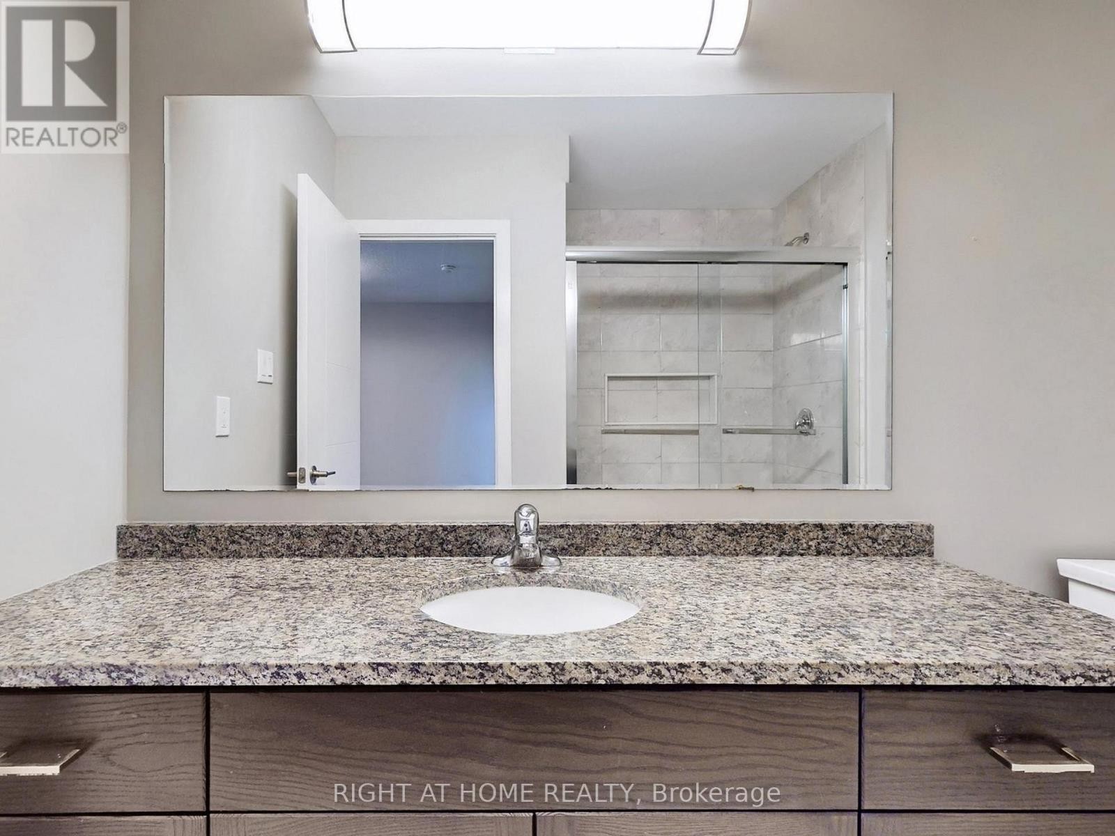 












07 - 83 BEECHWOOD AVENUE

,
Guelph (Junction/Onward Willow),




Ontario
N1H5Z7

