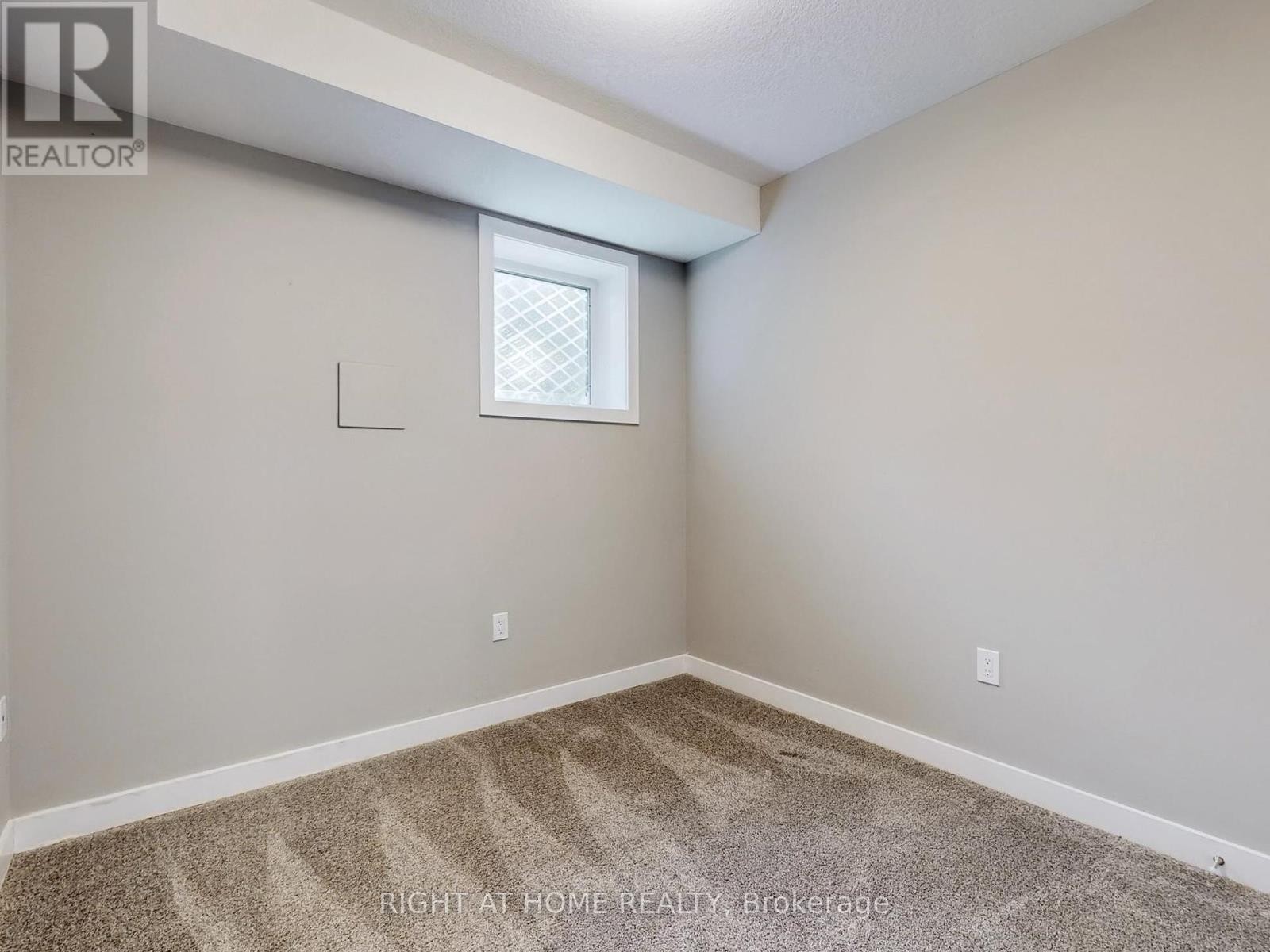












07 - 83 BEECHWOOD AVENUE

,
Guelph (Junction/Onward Willow),




Ontario
N1H5Z7

