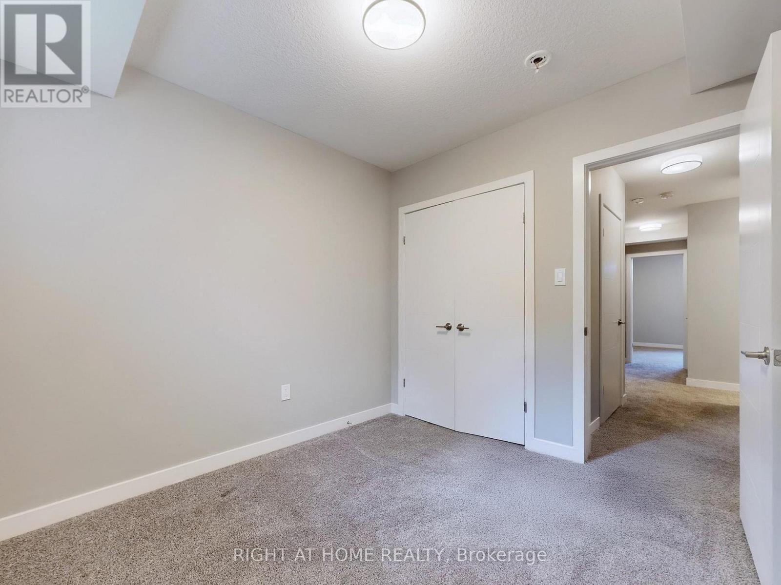 












07 - 83 BEECHWOOD AVENUE

,
Guelph (Junction/Onward Willow),




Ontario
N1H5Z7

