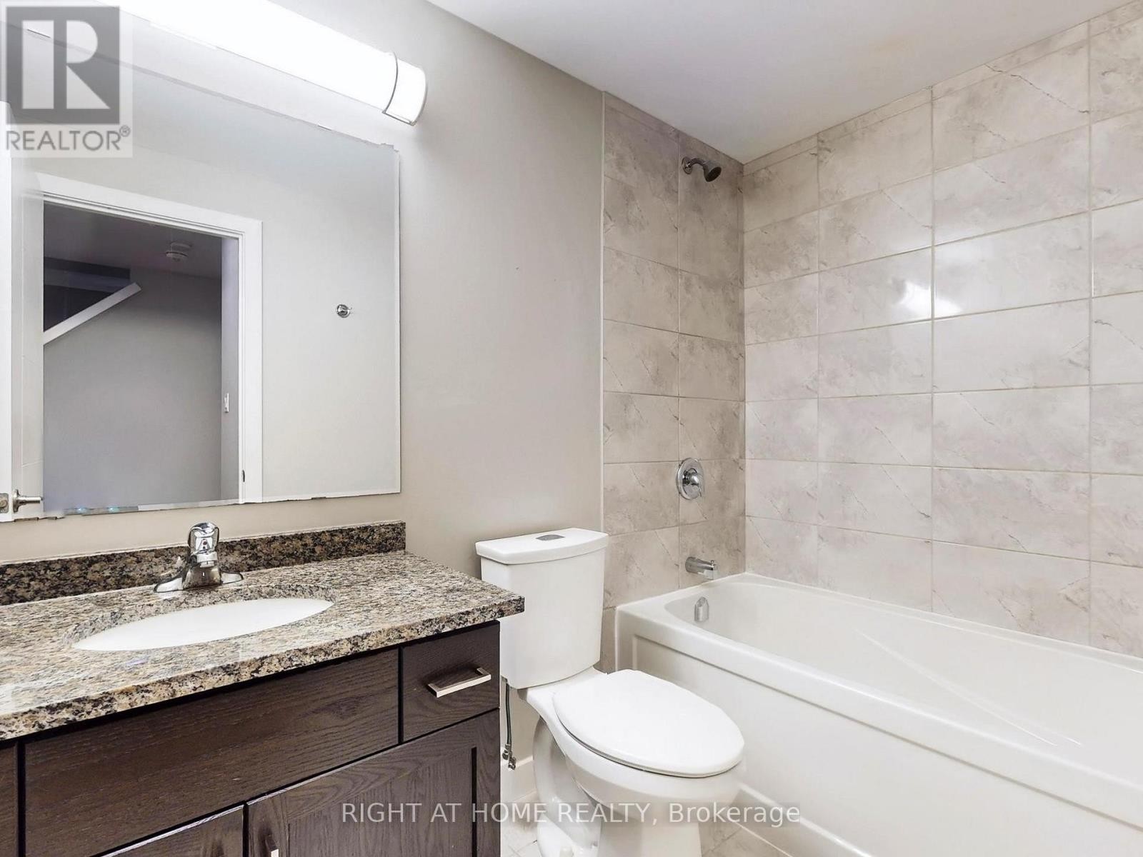 












07 - 83 BEECHWOOD AVENUE

,
Guelph (Junction/Onward Willow),




Ontario
N1H5Z7

