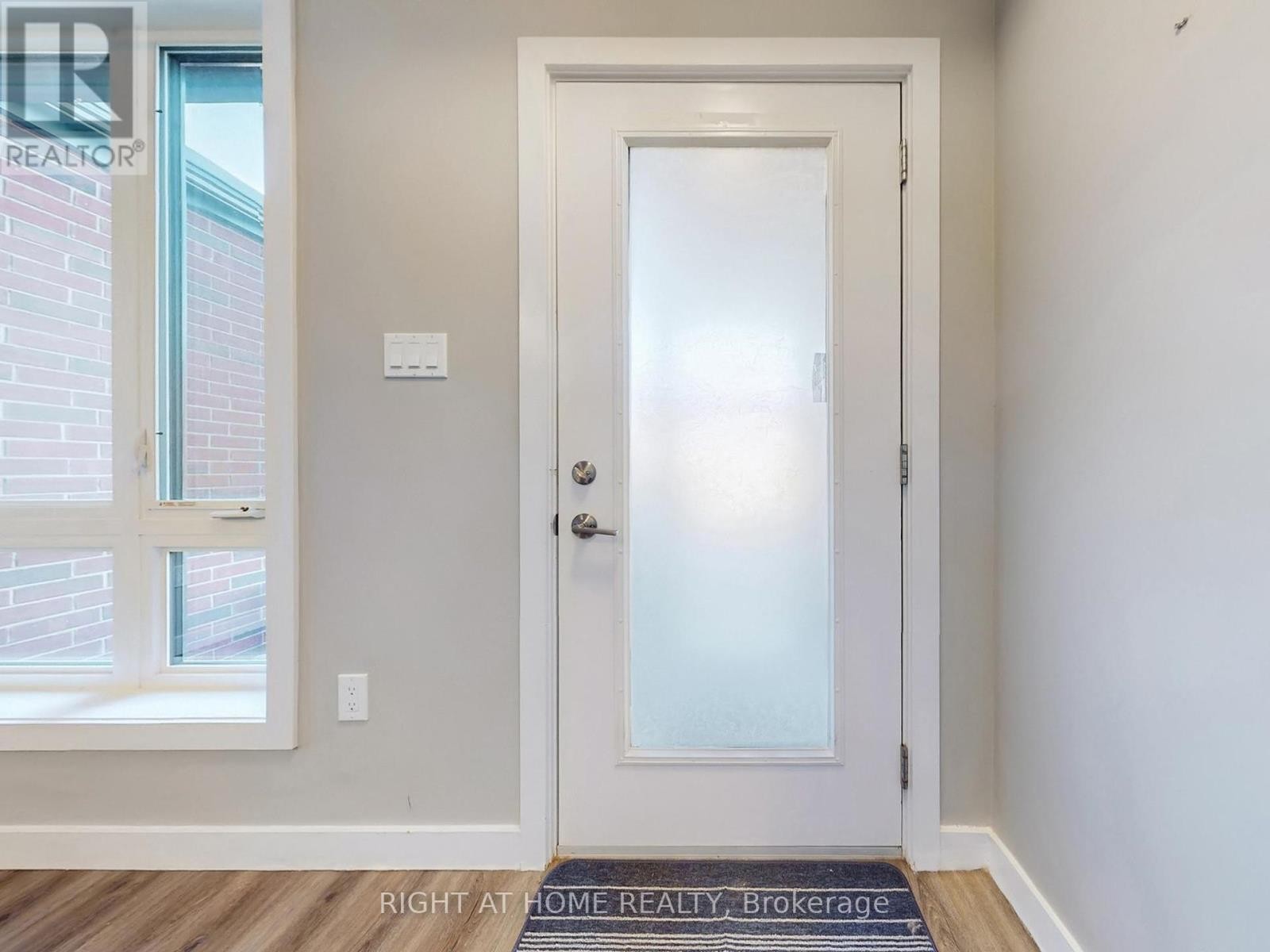 












07 - 83 BEECHWOOD AVENUE

,
Guelph (Junction/Onward Willow),




Ontario
N1H5Z7

