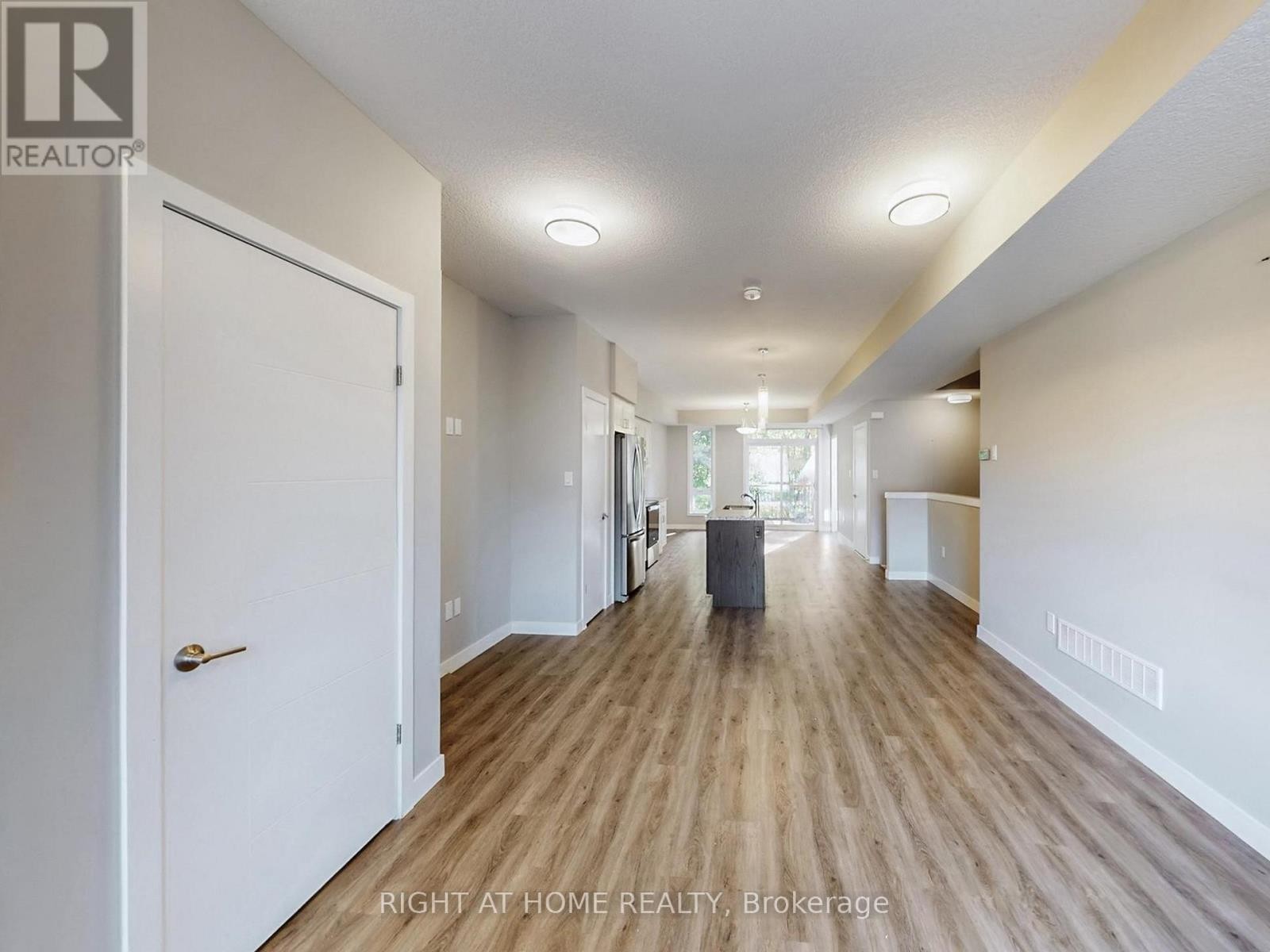 












07 - 83 BEECHWOOD AVENUE

,
Guelph (Junction/Onward Willow),




Ontario
N1H5Z7

