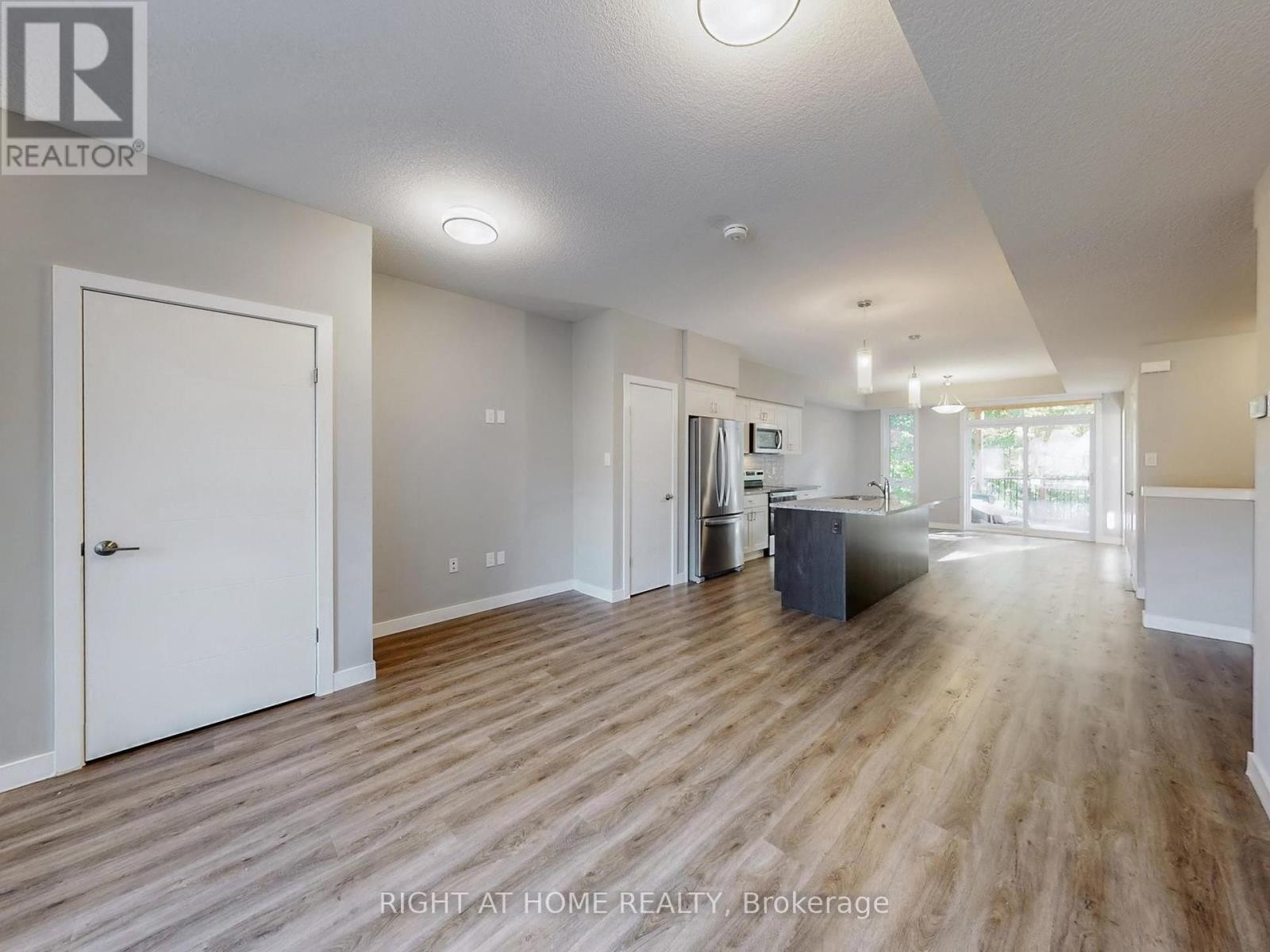 












07 - 83 BEECHWOOD AVENUE

,
Guelph (Junction/Onward Willow),




Ontario
N1H5Z7

